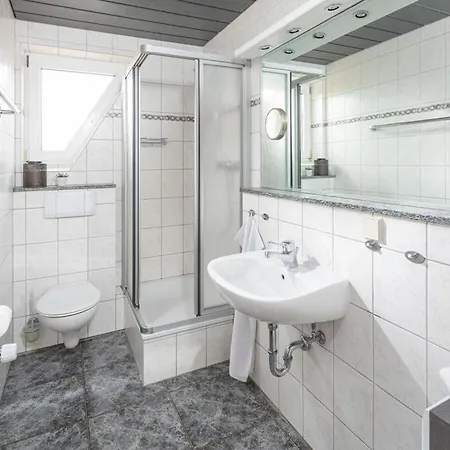 Holiday Apartment With 2 Bedrooms *